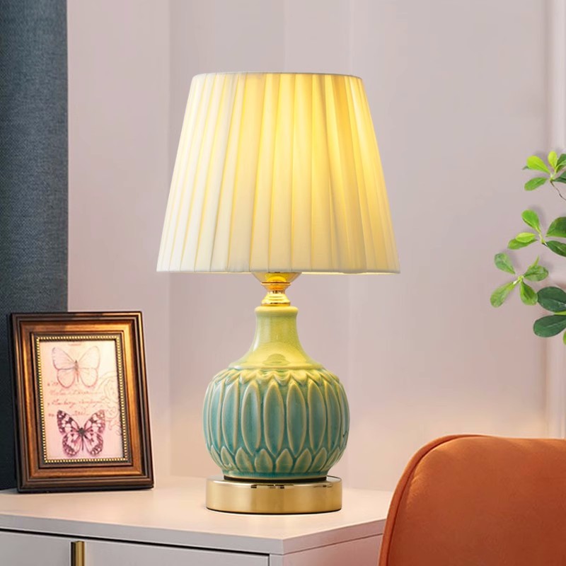 Lampe de bureau en céramique T - Desk Lamp avis et prix